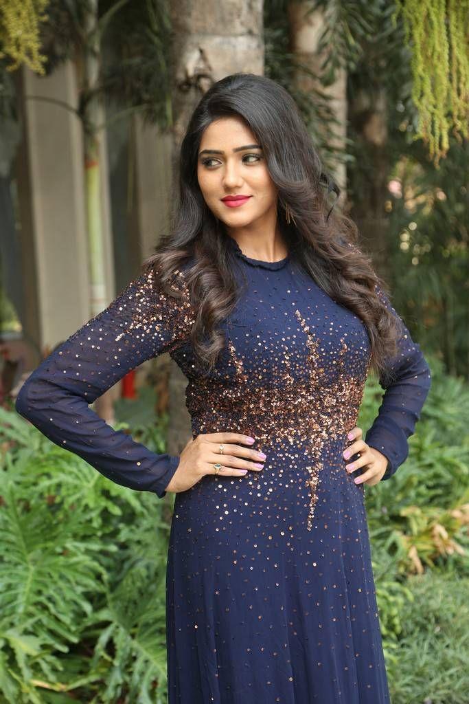 Shalu Stills At Sutra Exhibition Curtain Raiser