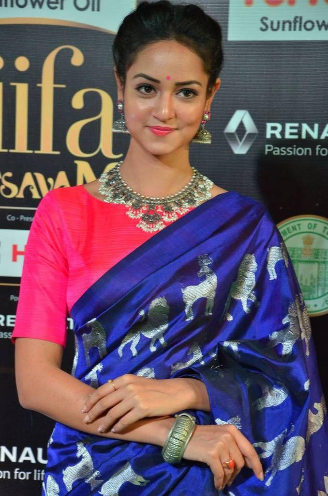 Shanvi Stills At IIFA Utsavam Awards 2017