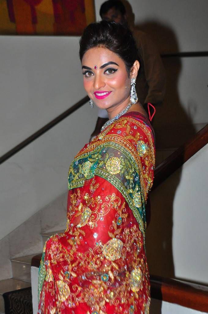 Sharon Fernandes Stills At Trendz Exhibition Launch