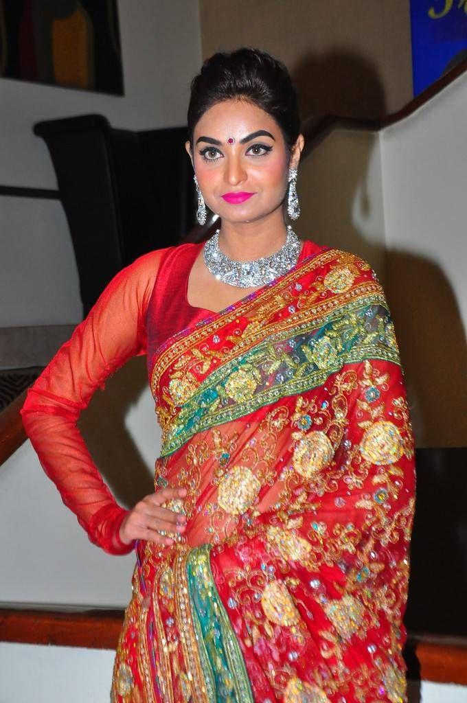 Sharon Fernandes Stills At Trendz Exhibition Launch