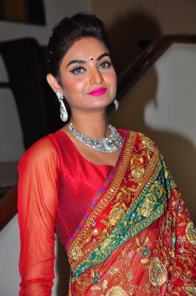 Sharon Fernandes Stills At Trendz Exhibition Launch