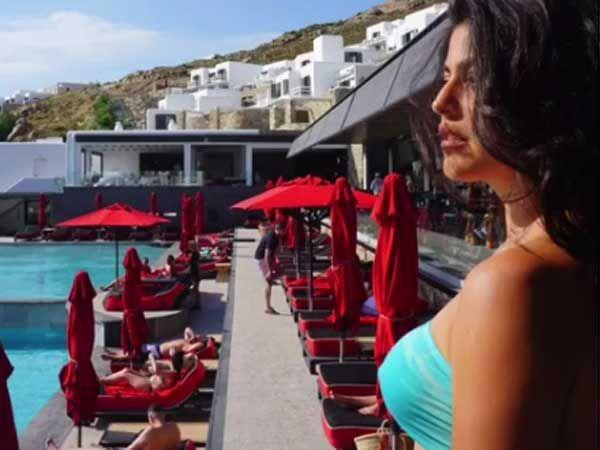 Shenaz Treasury Has A Splendid Holiday In Greece & The Pictures Are Breathtaking!