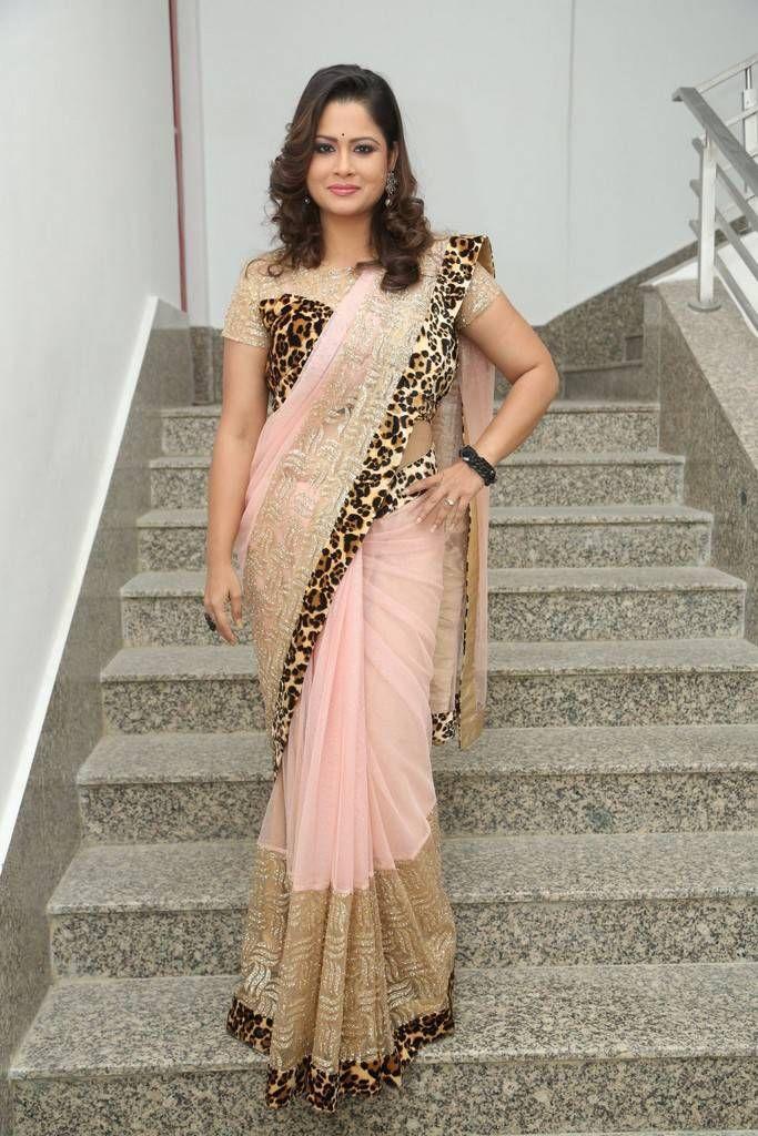 Shilpa Chakravarthy Latest Stills in Light Pink Saree