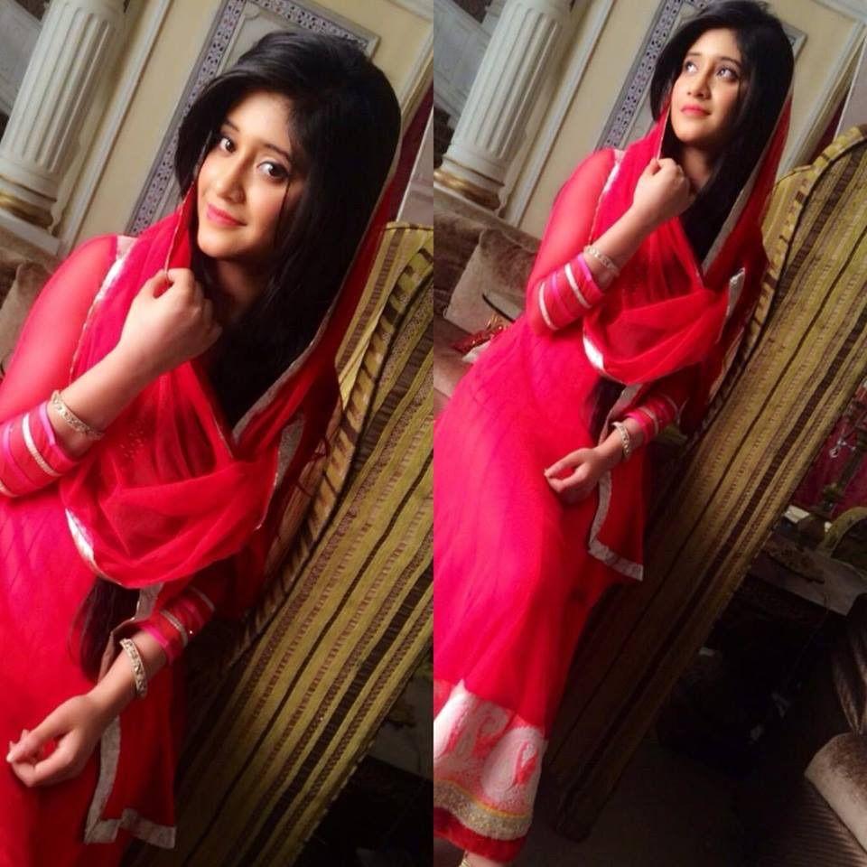 Shivangi Joshi's Fashion will make you go shopping instantly