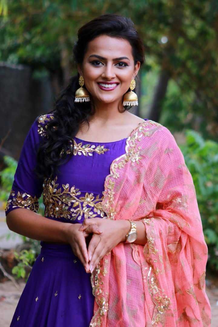 Shraddha Srinath New Gallery