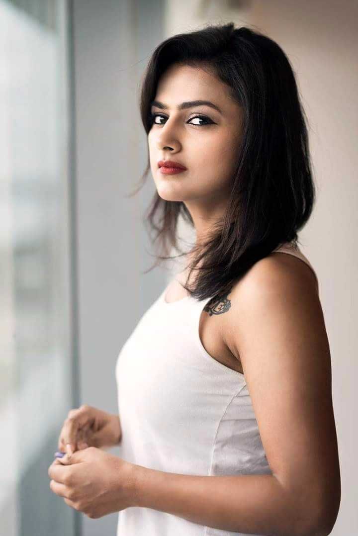Shraddha Srinath New Gallery