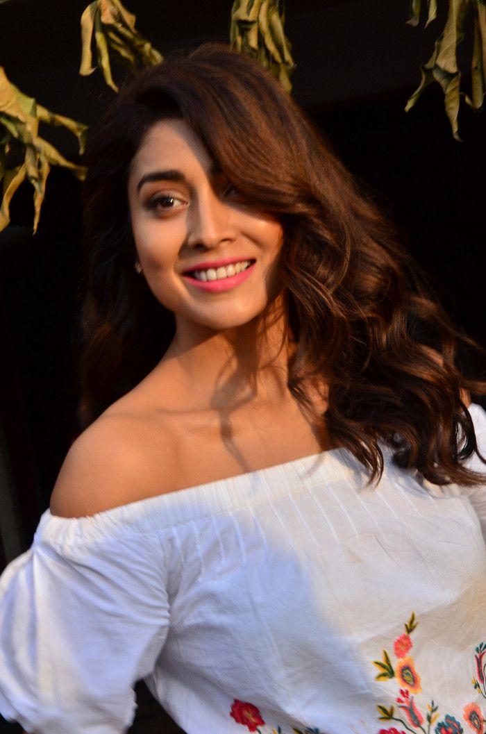 Shriya Saran Latest Photo Stills 2017