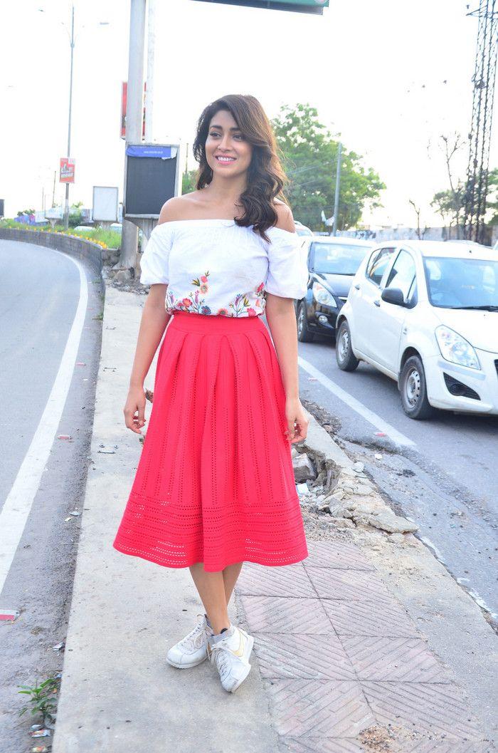 Shriya Saran Latest Photo Stills 2017