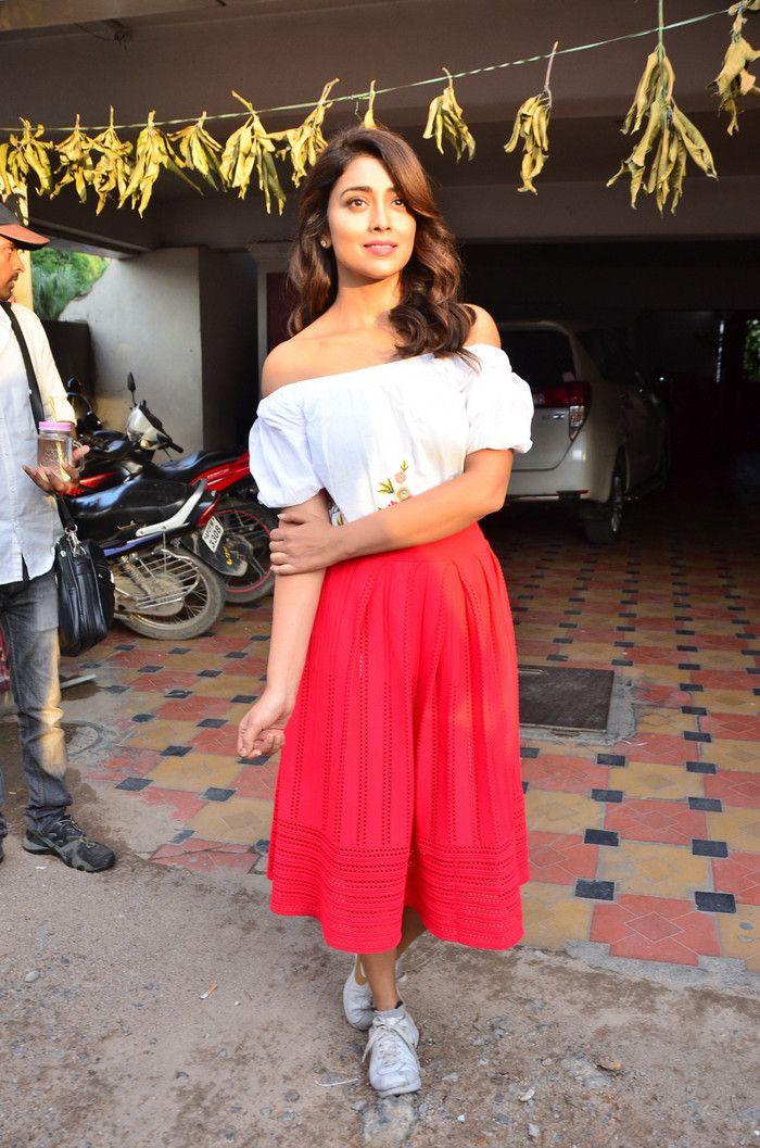 Shriya Saran Latest Photo Stills 2017