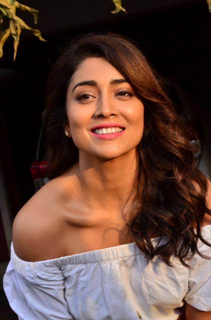 Shriya Saran Latest Photo Stills 2017