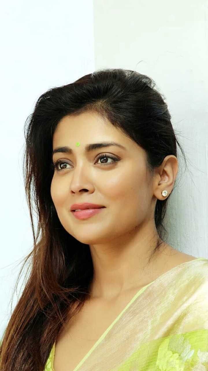 Shriya Saran New Photo Pictures