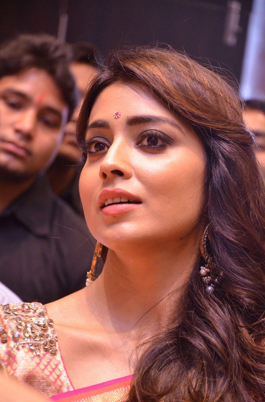 Shriya Saran Stills At VRK Silks Showroom Launch