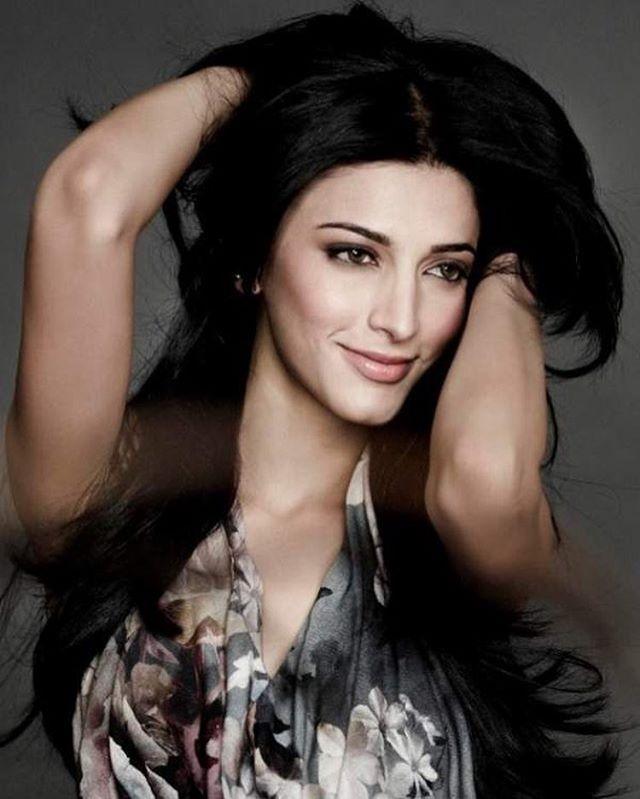 Shruti Haasan Latest Unseen Photos Gallery