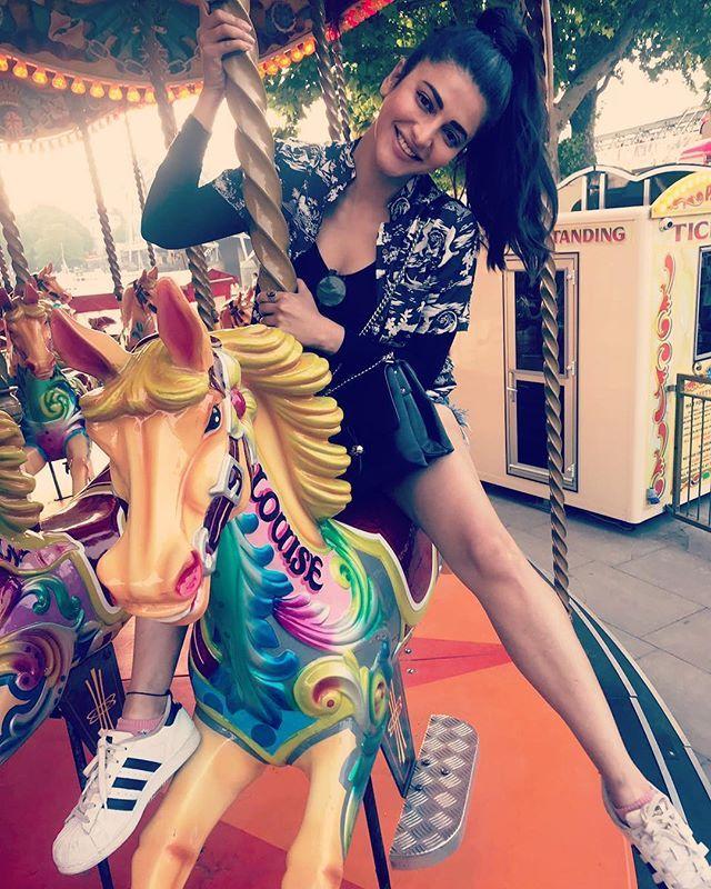 Shruti Haasan Latest Unseen Photos Gallery