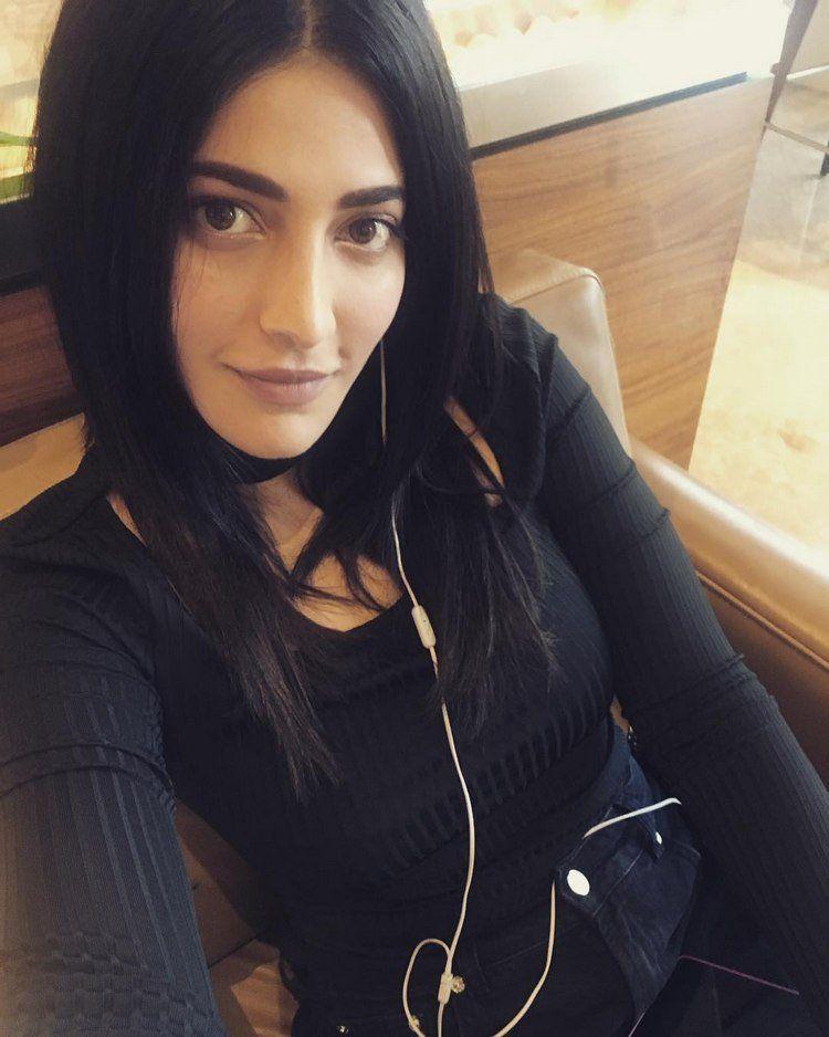 Shruti Haasan Latest Unseen Photos Gallery