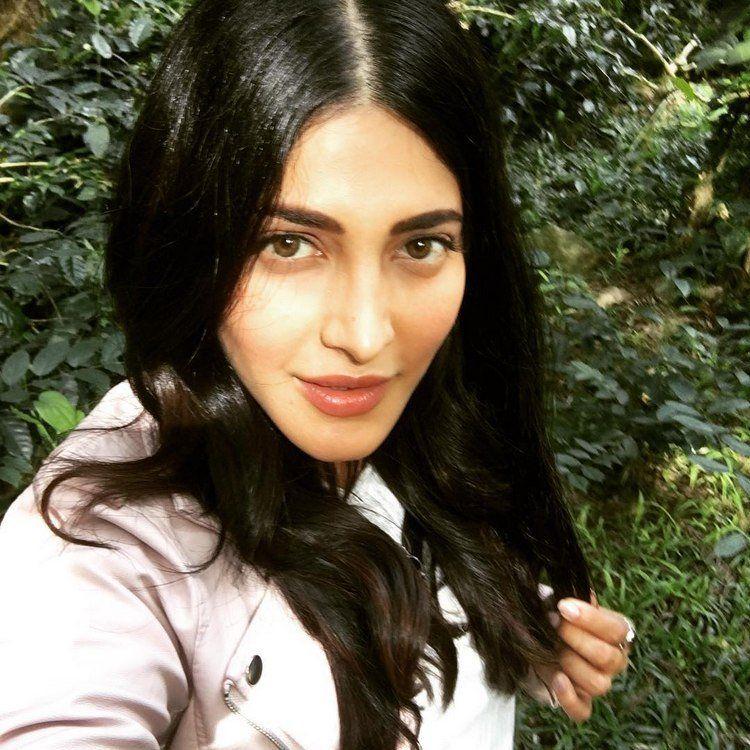 Shruti Haasan Latest Unseen Photos Gallery