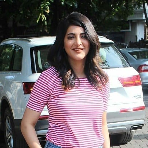 Shruti Haasan New Pics