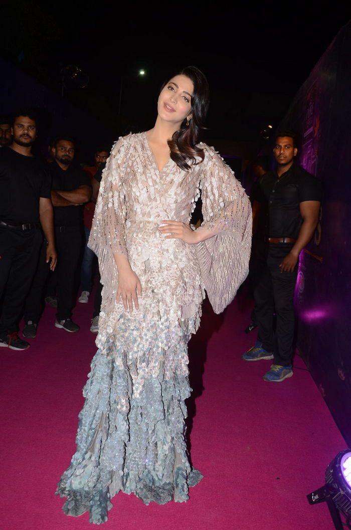 Shruti Haasan Stills at Zee Telugu Apsara Awards 2018