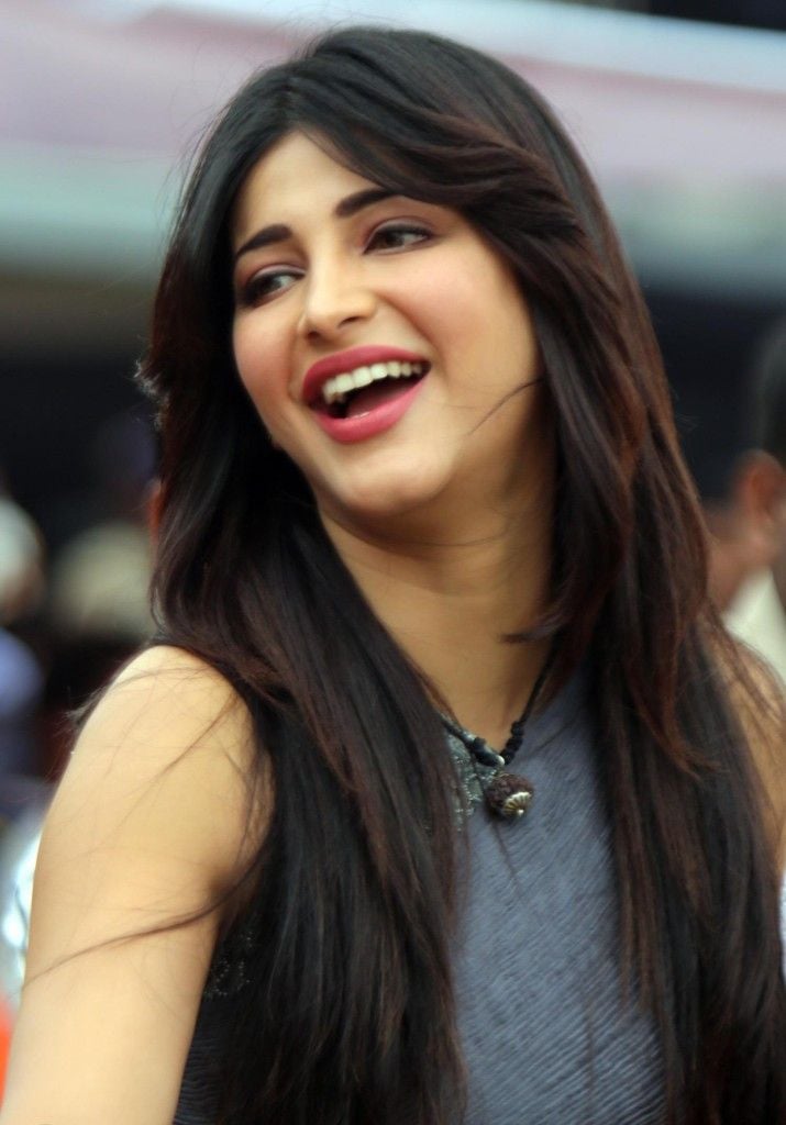 Shruti Hassan Beautiful HD Wallpaper 2017