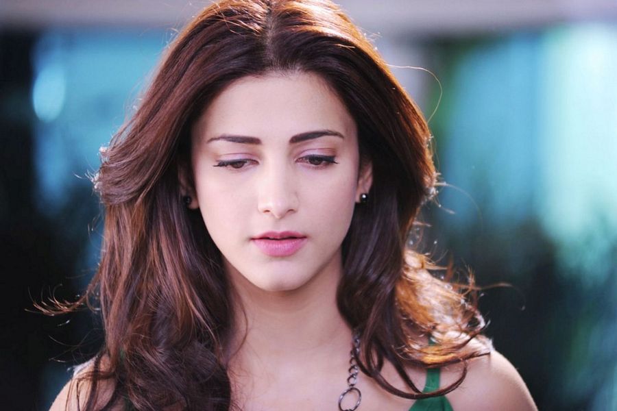 Shruti Hassan Beautiful HD Wallpaper 2017
