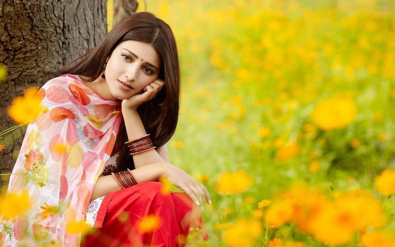 Shruti Hassan Beautiful HD Wallpaper 2017