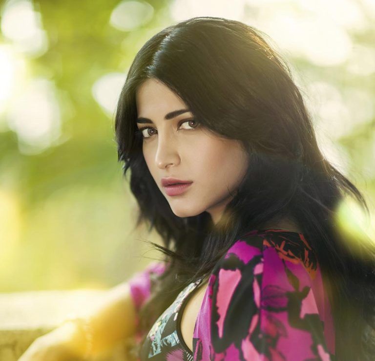 Shruti Hassan Beautiful HD Wallpaper 2017
