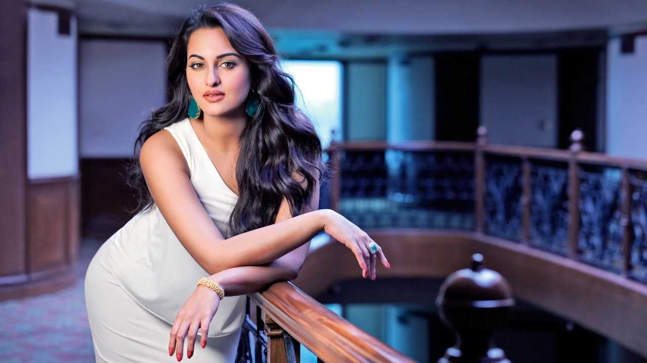 Sonakshi sinha New HD Clicks