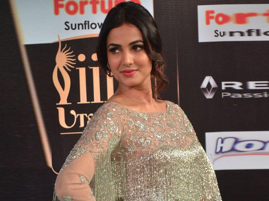 Sonal Chauhan Stills At IIFA Awards 2017