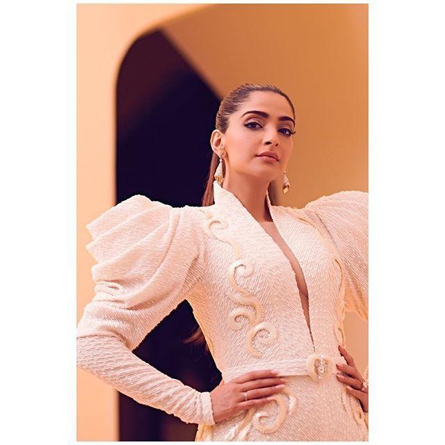 Sonam Kapoor Photo Shoot Latest