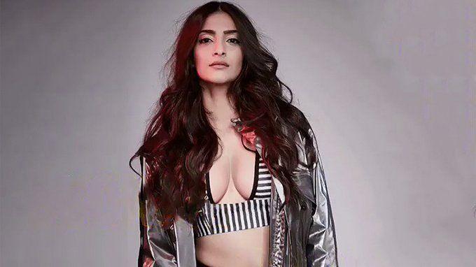 Sonam Kapoor Recent Hot Photos