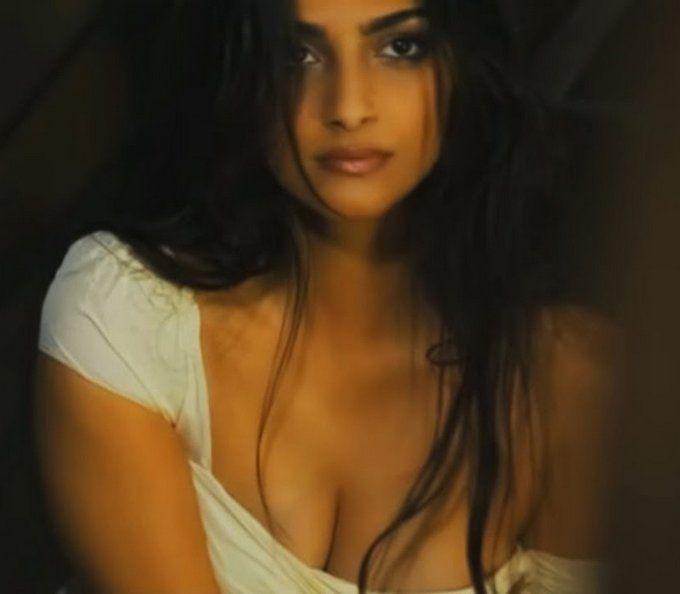 Sonam Kapoor Recent Hot Photos