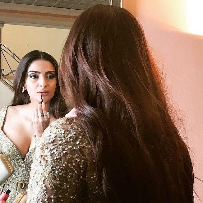 Sonam Kapoor hot dazzles in gold at the red carpet Cannes 2017 Photos