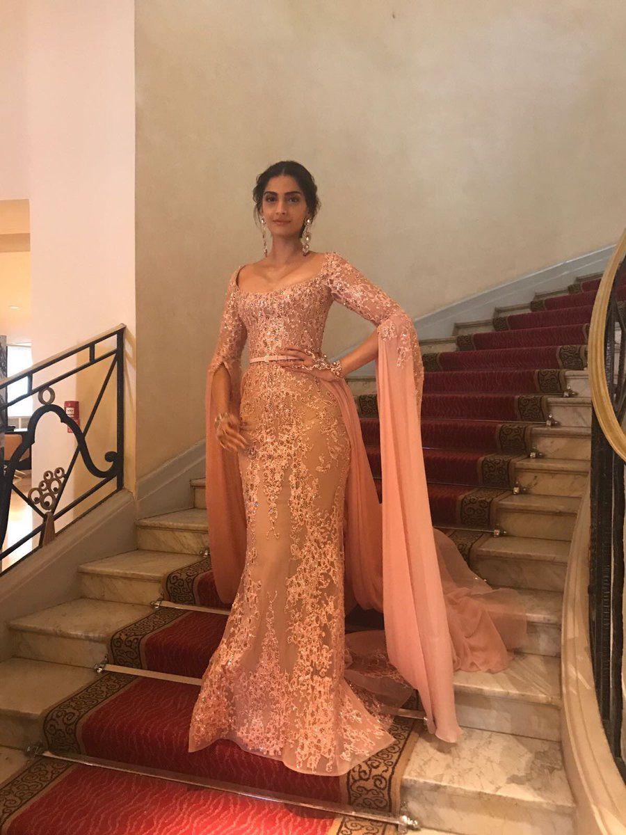 Sonam Kapoor hot dazzles in gold at the red carpet Cannes 2017 Photos