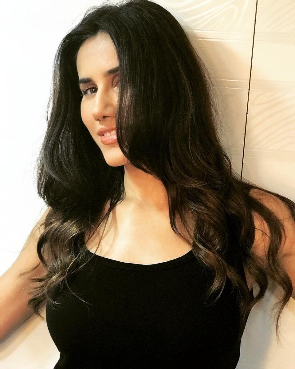 Sonnalli Seygall Photos Unseen Images That Will Make You Her Fan See
