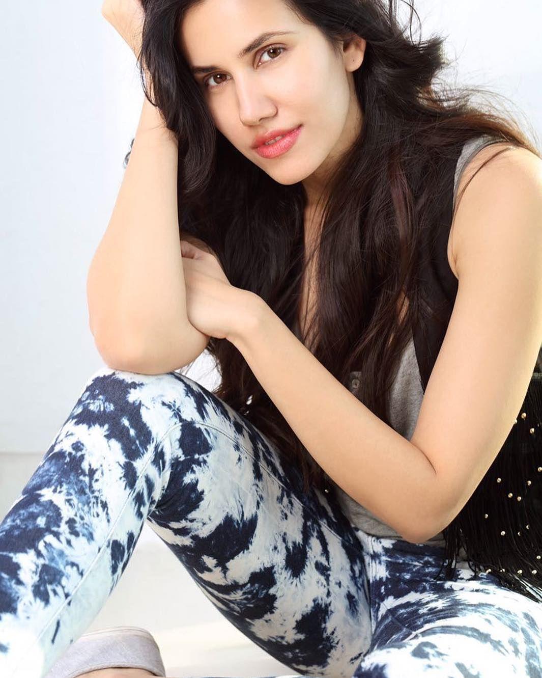 Sonnalli Seygall Photos Unseen Images That Will Make You Her Fan See