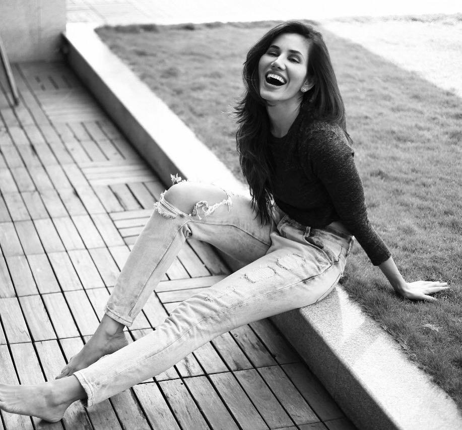 Sonnalli Seygall Photos Unseen Images That Will Make You Her Fan See