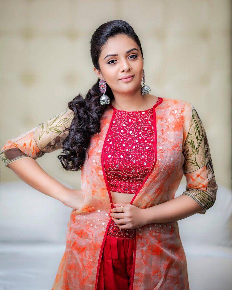 Sreemukhi Latest Beautiful Photos