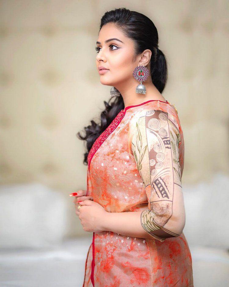Sreemukhi Latest Beautiful Photos