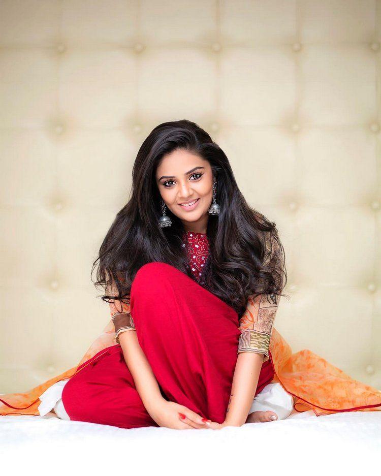 Sreemukhi Latest Beautiful Photos