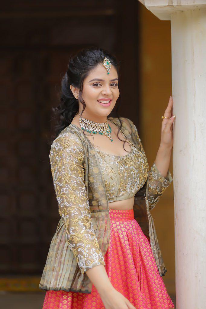 Sreemukhi Latest Beautiful Photos