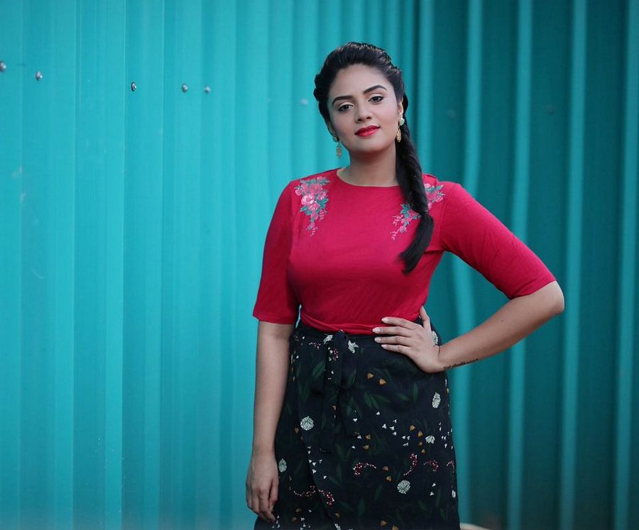 Sreemukhi New Images & Photos