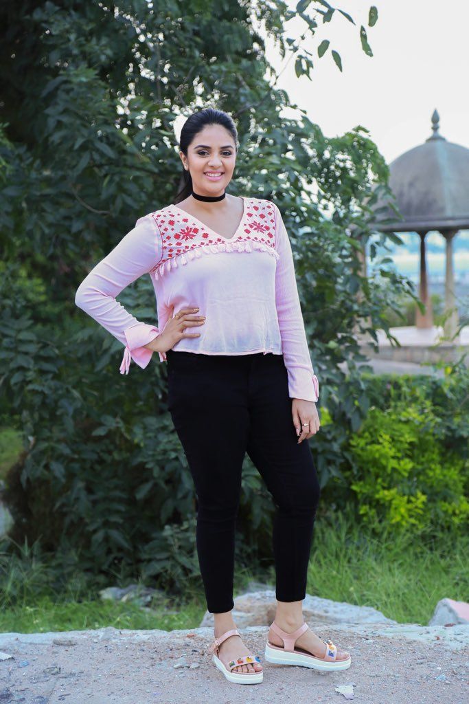 Sreemukhi New Images & Photos