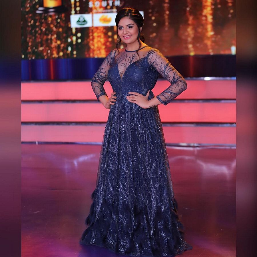 Sreemukhi New Images & Photos