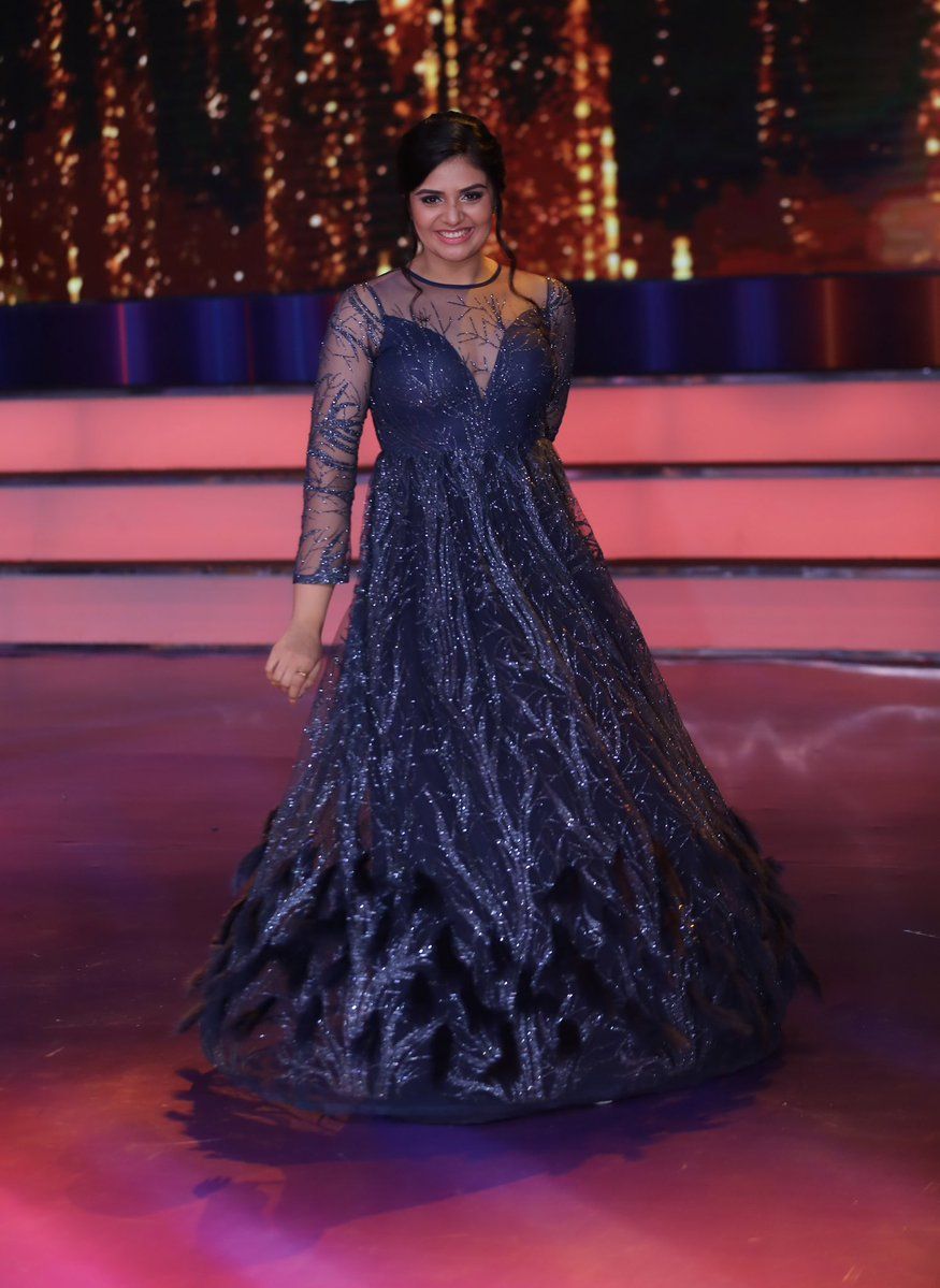 Sreemukhi New Images & Photos