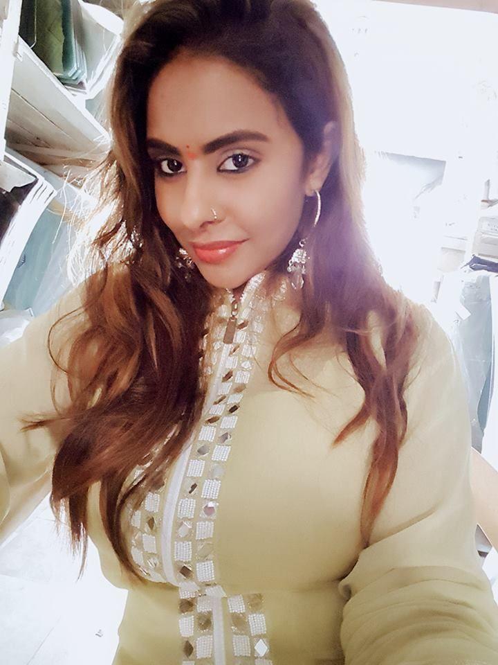 Sri Reddy Pretty Photos