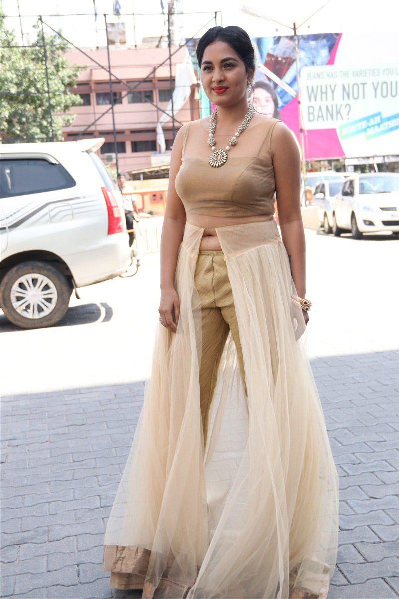 Srusthi Dange Pretty Images
