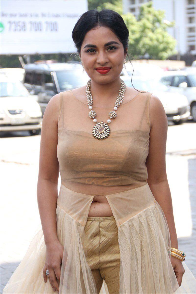 Srusthi Dange Pretty Images