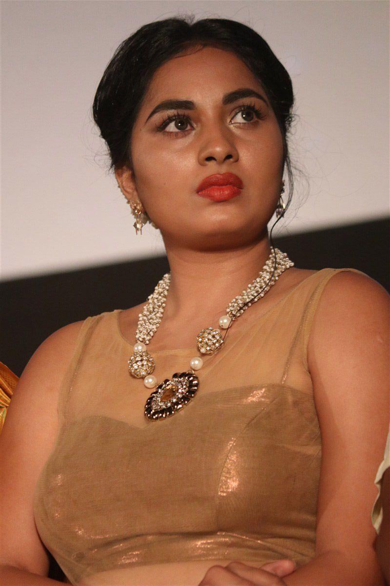Srusthi Dange Pretty Images