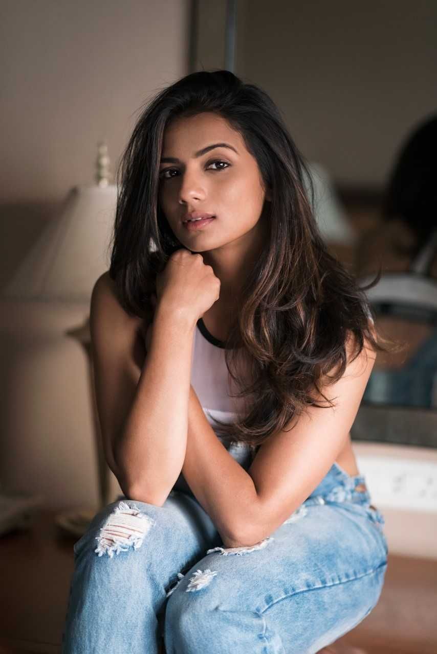 Sruthi Hariharan New Photoshoot
