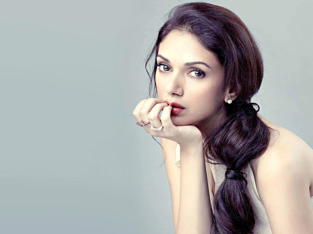 Stunning Actress Aditi Rao Hydari Latest Hot & Spicy Photoshoot Stills